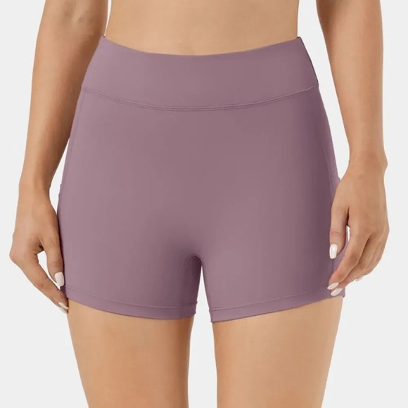 Halara NWOT High Waisted Side Pocket Plain Cool Touch Yoga Shorts 3.5" - Picture 3 of 5